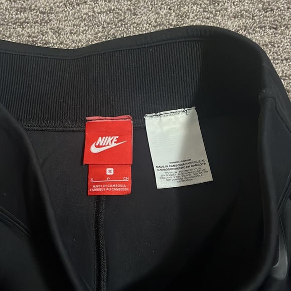 NIKE WOMENS black legging Front Ankle Zip Pants size small - Picture 3 of 4